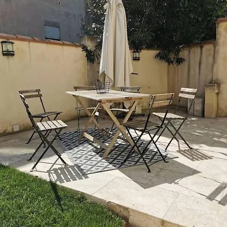 Holiday home Molinas Agreable Maison 2 Climatisation Avec Jardin Et Parking Avignon
